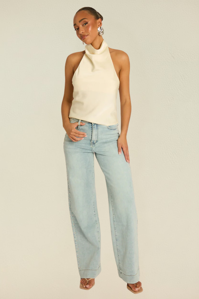 Elara – Top Halter Ajuste Favorecedor