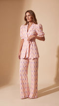 Chiara | Conjunto Blazer & Pantalón Acampanado Estampado