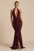 Vera – Vestido Maxi Escote Profundo con Abertura Fluida Burdeos